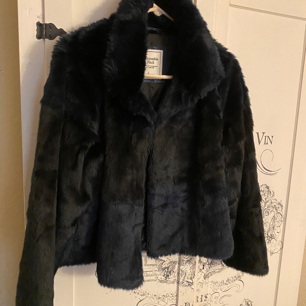 *Abercrombie Faux Fur Navy/Black jacket SZ-L